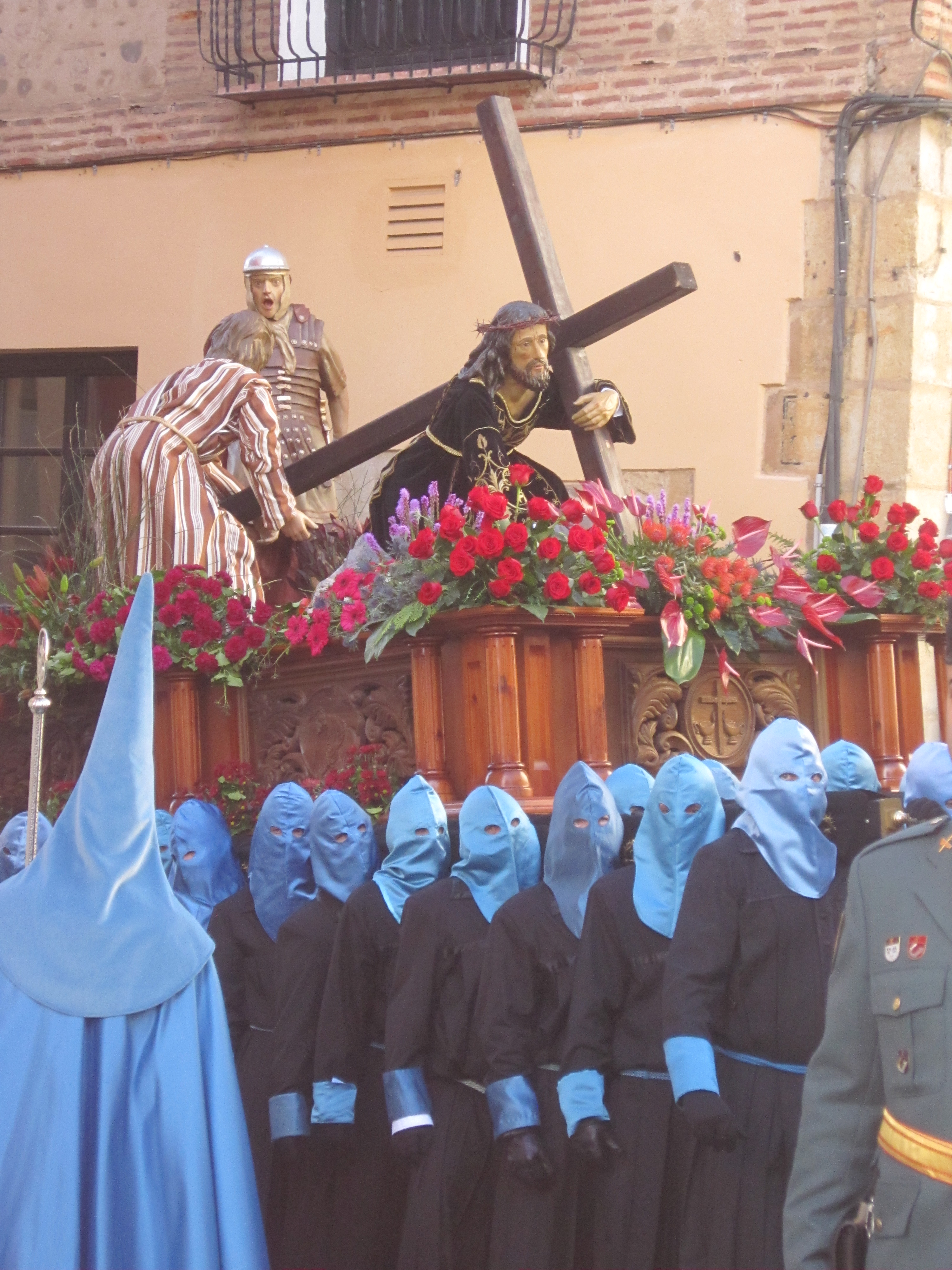Festumzug am Gründonnerstag in León, unter den Trägern befinden sich inzwischen sehr viele Frauen. Fotos: Gerhardinger
