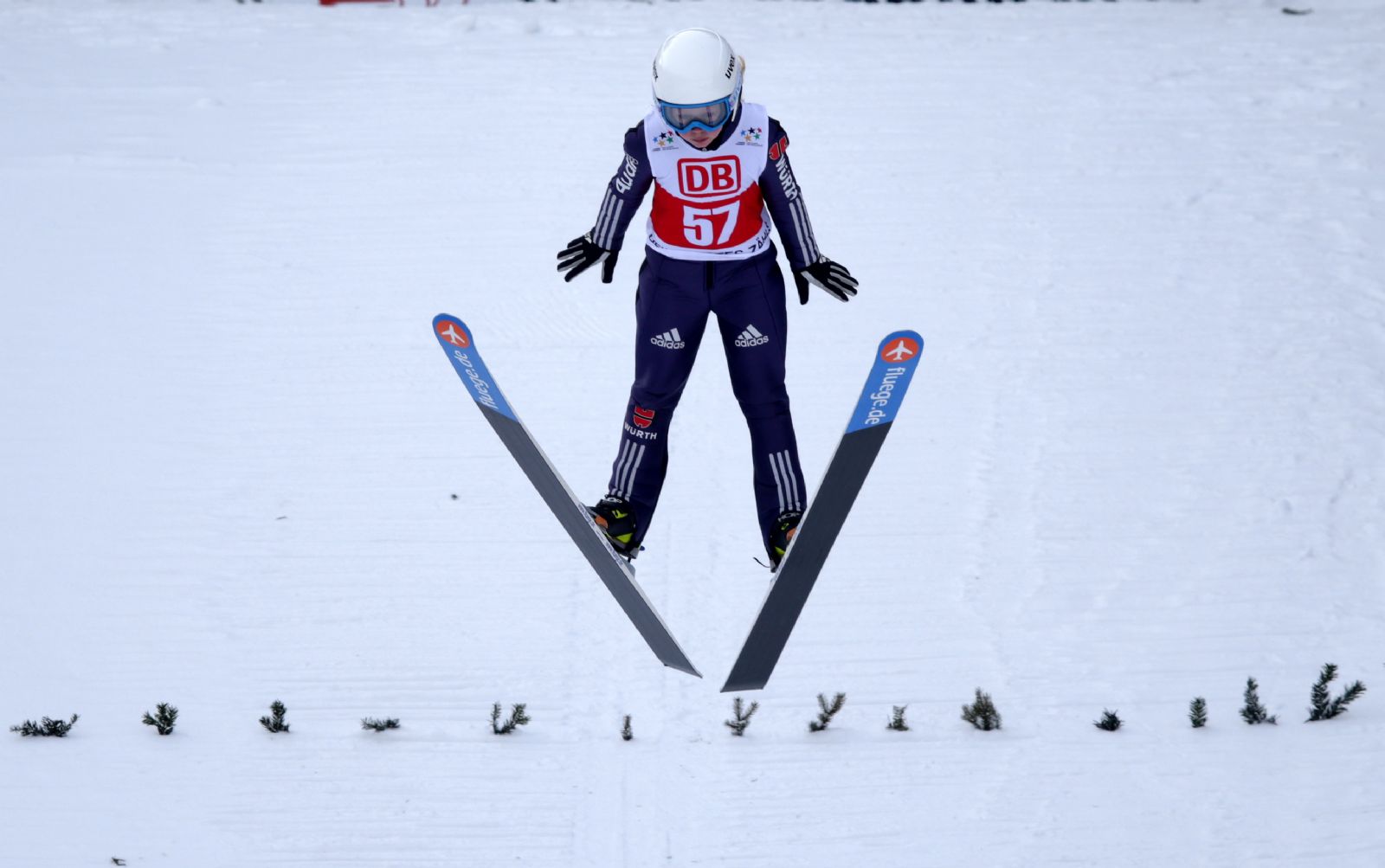 Skispringer bei Wettkampf Jugend trainiert für Olympia & Paralympics